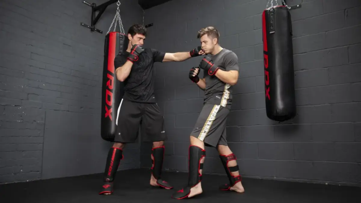 Boks czy MMA? Ekspert radzi, co wybrać na początek