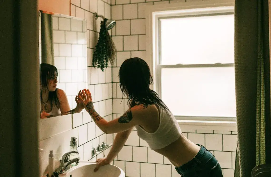 Obsesja na czyimś punkcie objawy – jak rozpoznać niezdrowe przywiązanie