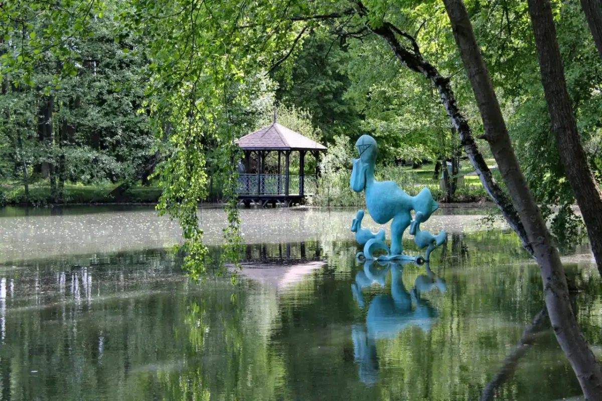 Ogród rzeźb Juana Soriano: piękno sztuki w sercu natury