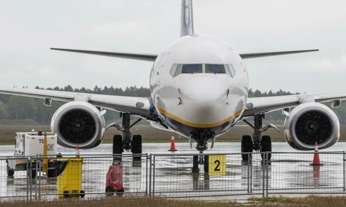 Co z lotniskiem w Modlinie? Spadek pasażerów i plany rozbudowy