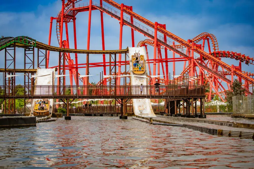 Niezapomniane atrakcje w Energylandii – co warto przeżyć?