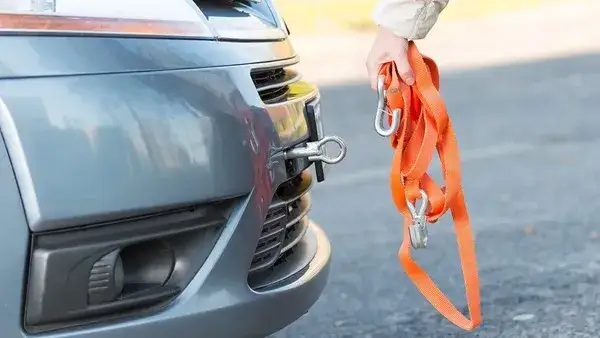 Gdzie wkręcić ucho do holowania Golf 4? Oto wszystko, co musisz wiedzieć