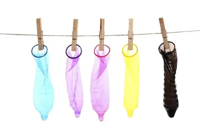 Kiedy Kościół dopuszcza prezerwatywy? Zaskakujące wyjątki i zasady