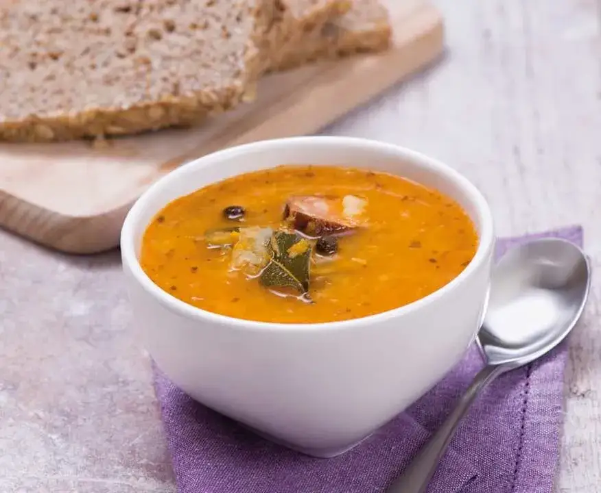 Ile kalorii ma zupa kapuśniak z ziemniakami? Zaskakujące fakty!