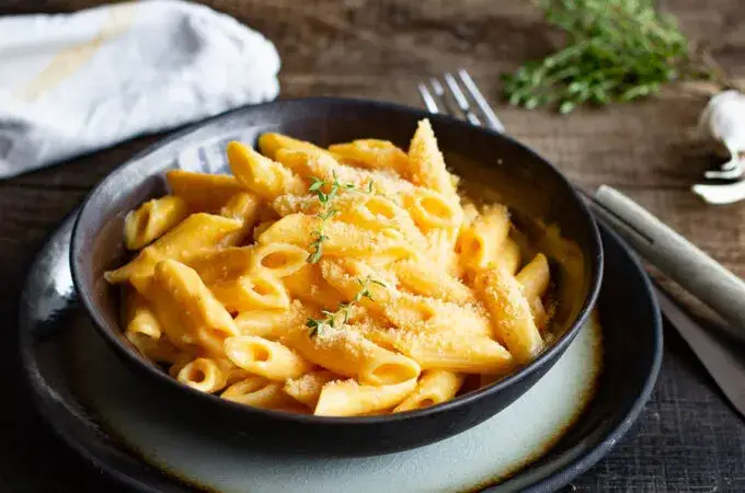 Pâtes sauce butternut : recette facile, crémeuse et gourmande