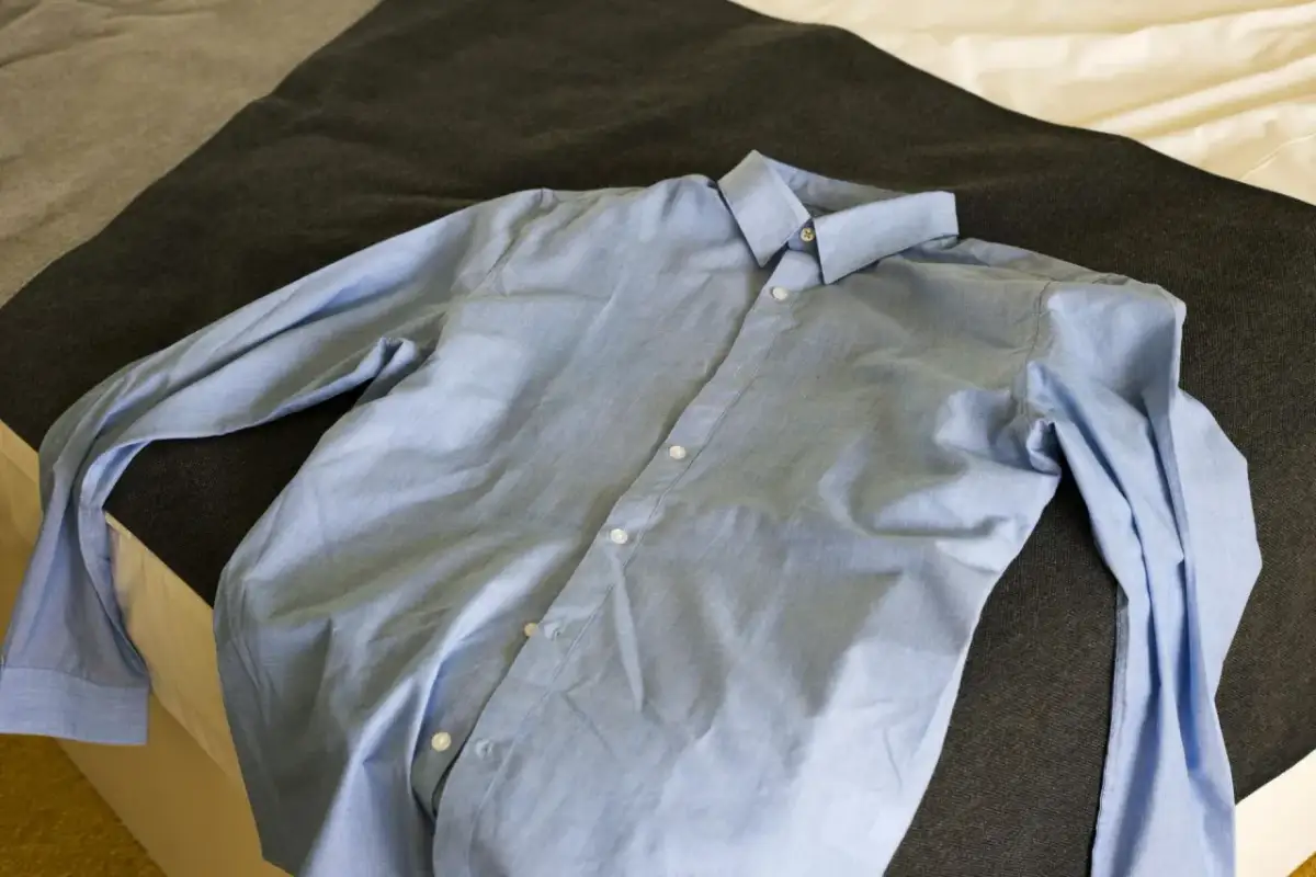 Gładka koszula bez żelazka? Sprawdzone triki na idealny wygląd