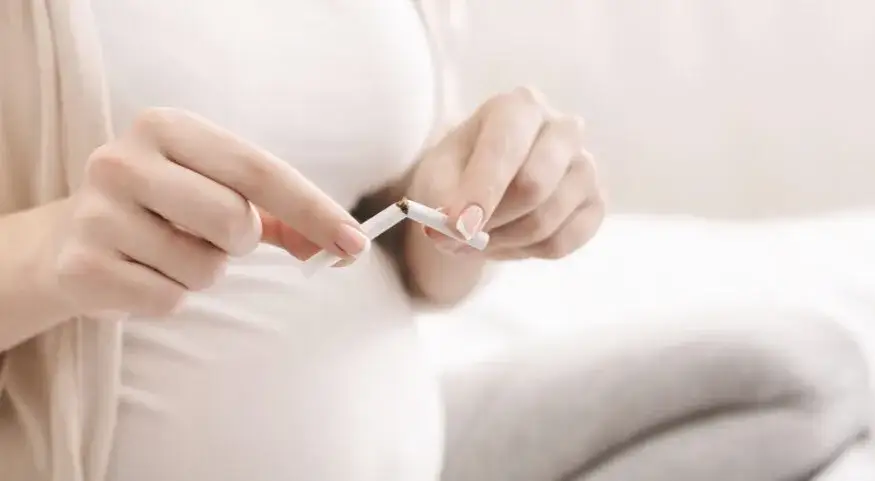 Czy można palić podczas karmienia piersią? Negatywne skutki dla dziecka.