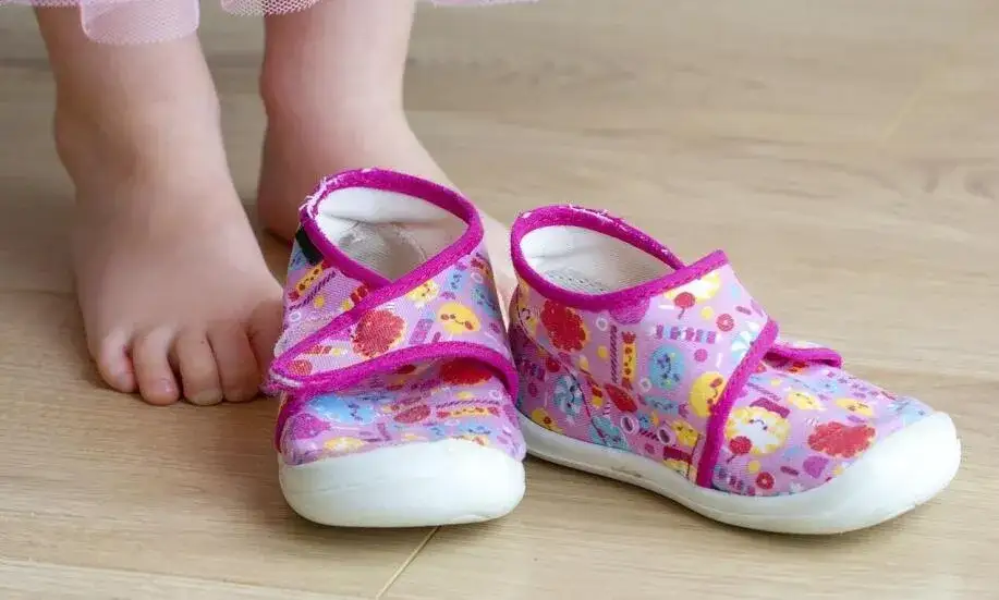 Jakie buty do przedszkola wybrać, aby zapewnić komfort i bezpieczeństwo?