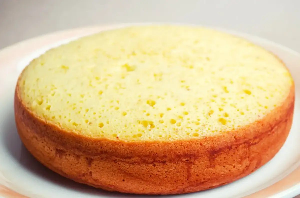 Biszkopt bezglutenowy: przepis na puszysty i wysoki, bez zakalca!