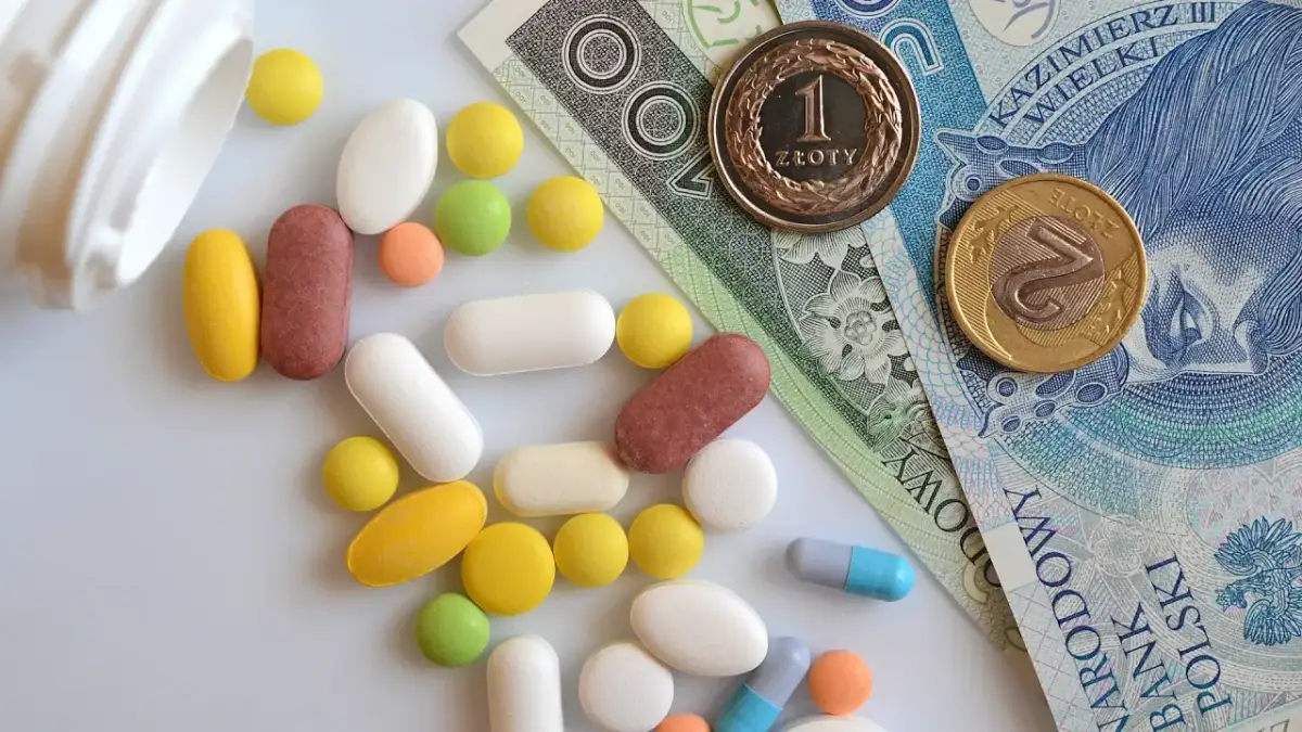 Ile kosztuje leczenie WZW B? Refundacja NFZ i ceny leków