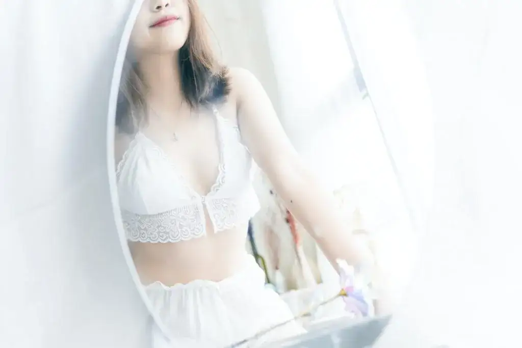 Jaka bielizna pod suknię ślubną, aby uniknąć widocznych szwów?