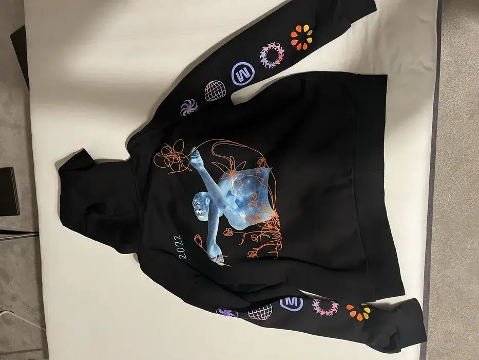 Ile kosztuje bluza Maty na koncercie? Sprawdź, dlaczego nie kupisz jej tam