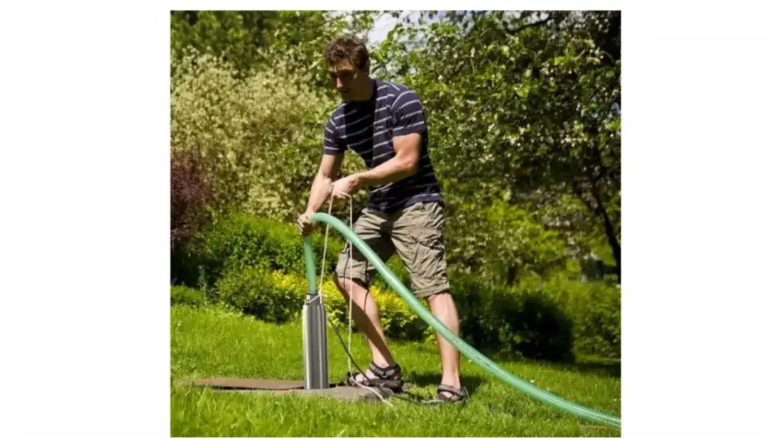 Pompa głębinowa: Ile prądu zużywa? Obniż rachunki!