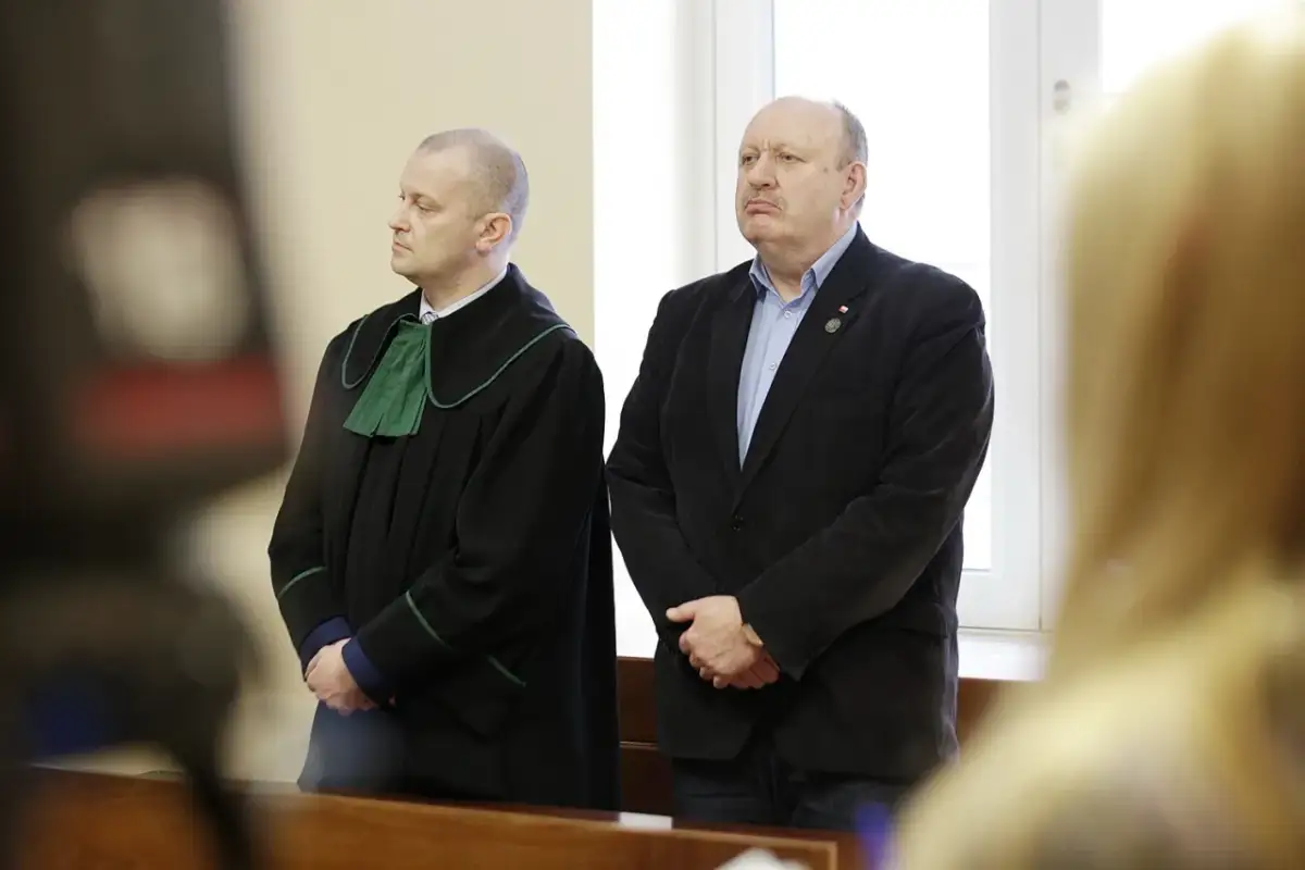 Oświadczenie lustracyjne kto składa? Sprawdź, czy musisz je złożyć