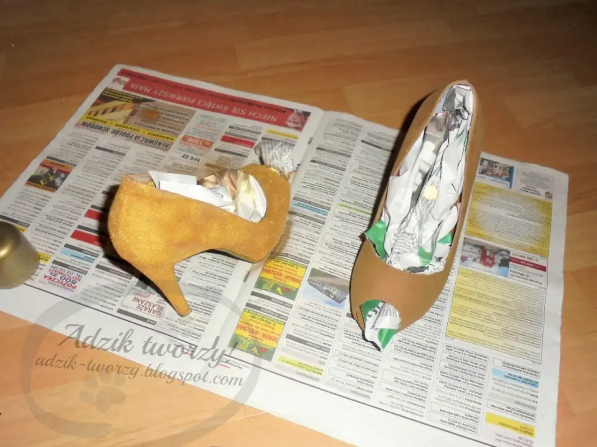 Malowanie obcasów krok po kroku: Odmień buty DIY