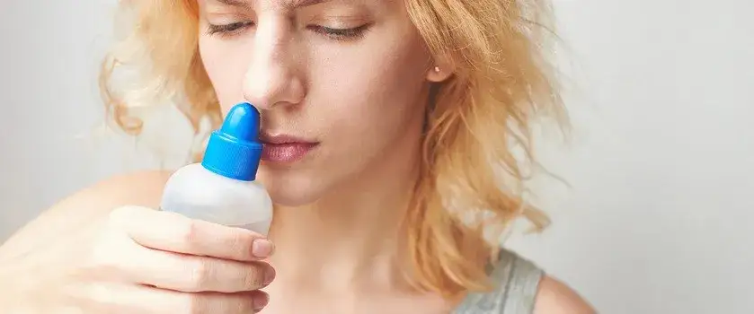 Bezpieczne sposoby na zatoki przy karmieniu piersią – co możesz stosować?