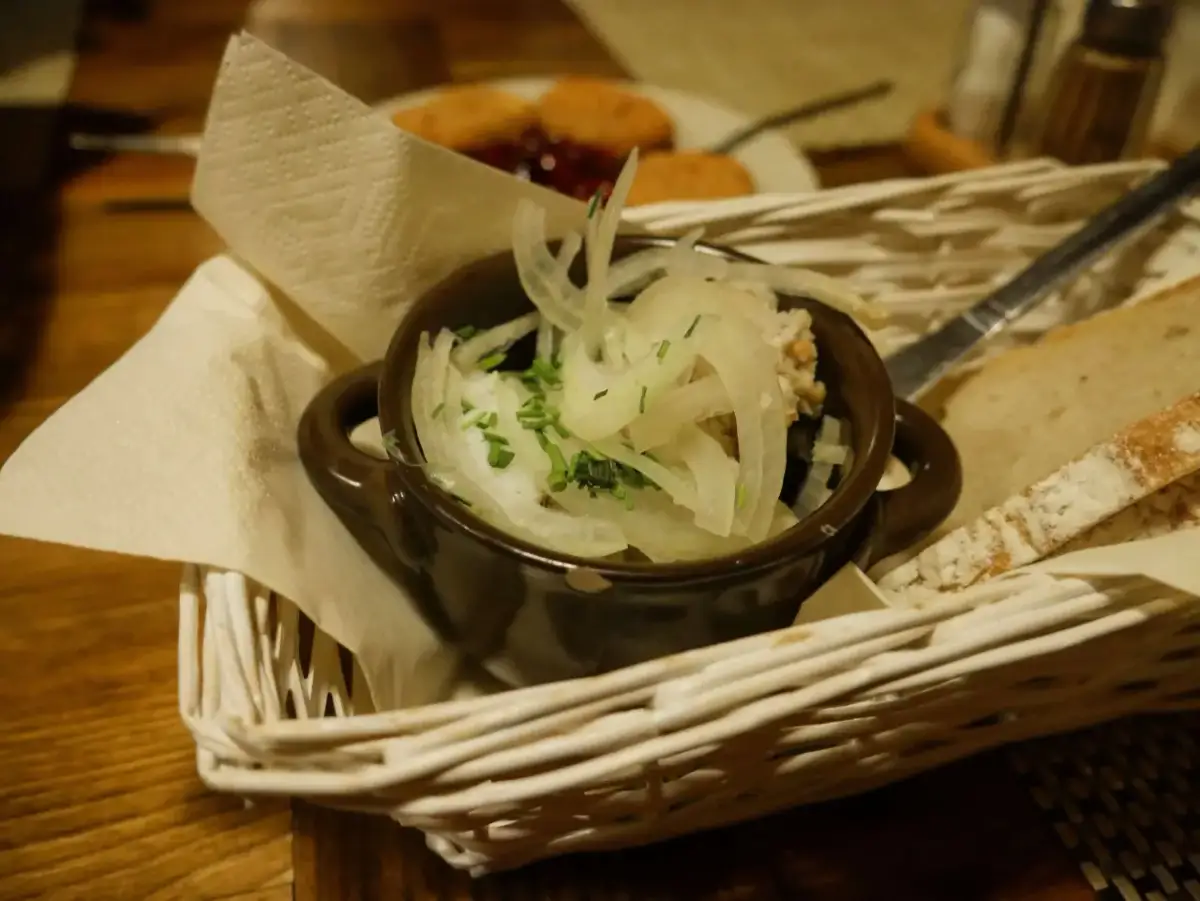 Bacówka u Józka – wyjątkowe miejsce z pysznym jedzeniem i atrakcjami