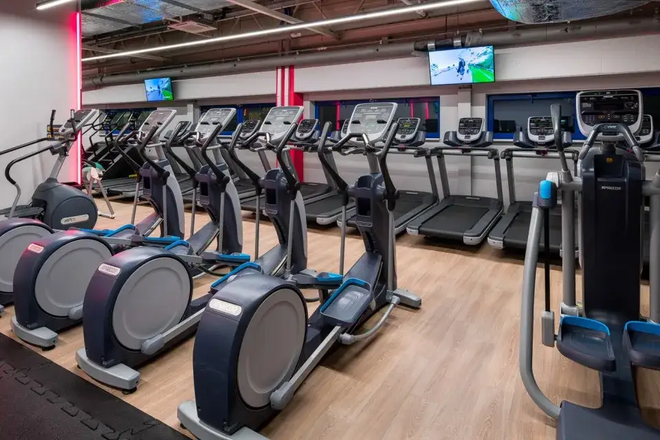 Fabryka Formy Sarni Stok Bielsko: Cennik, Grafik, Sprzęt