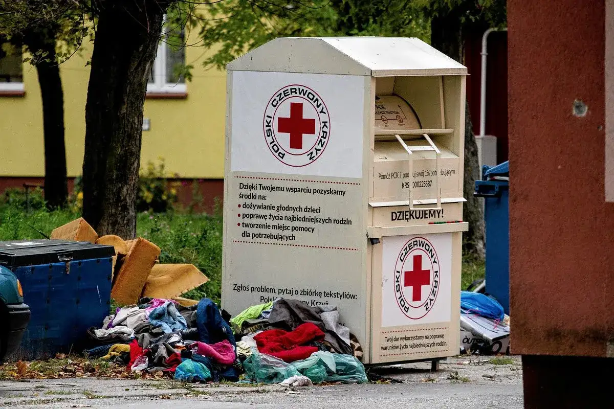 Gdzie oddać ubrania w Szczecinie? Sprawdź najlepsze miejsca na donation