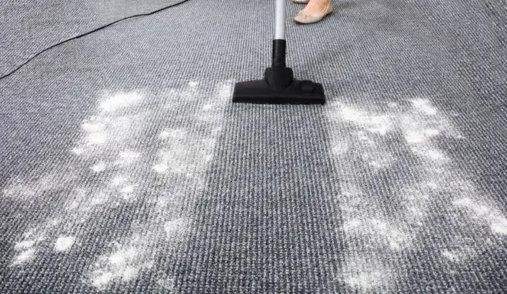 Jak skutecznie czyścić dywan pluszowy i unikać najczęstszych błędów