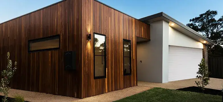 Jaka deska na elewację? Wybierz najlepszą opcję dla swojego domu