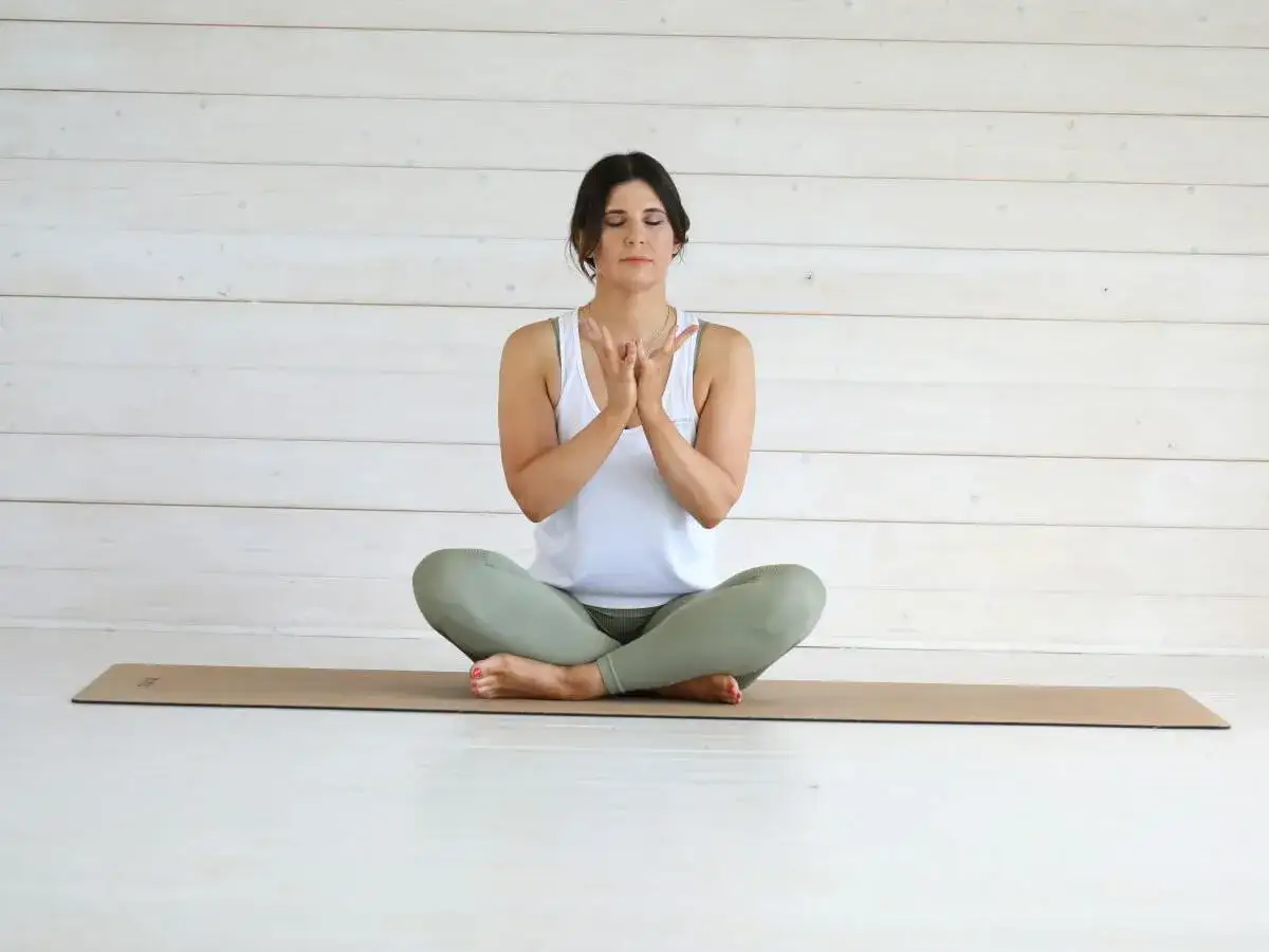 Jak wybrać idealną matę do jogi: unikaj najczęstszych błędów