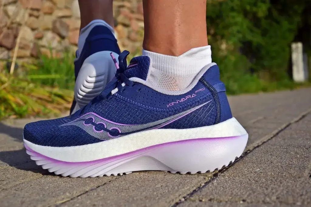 Jakie buty do biegania? Wybierz idealne dla siebie (Poradnik)