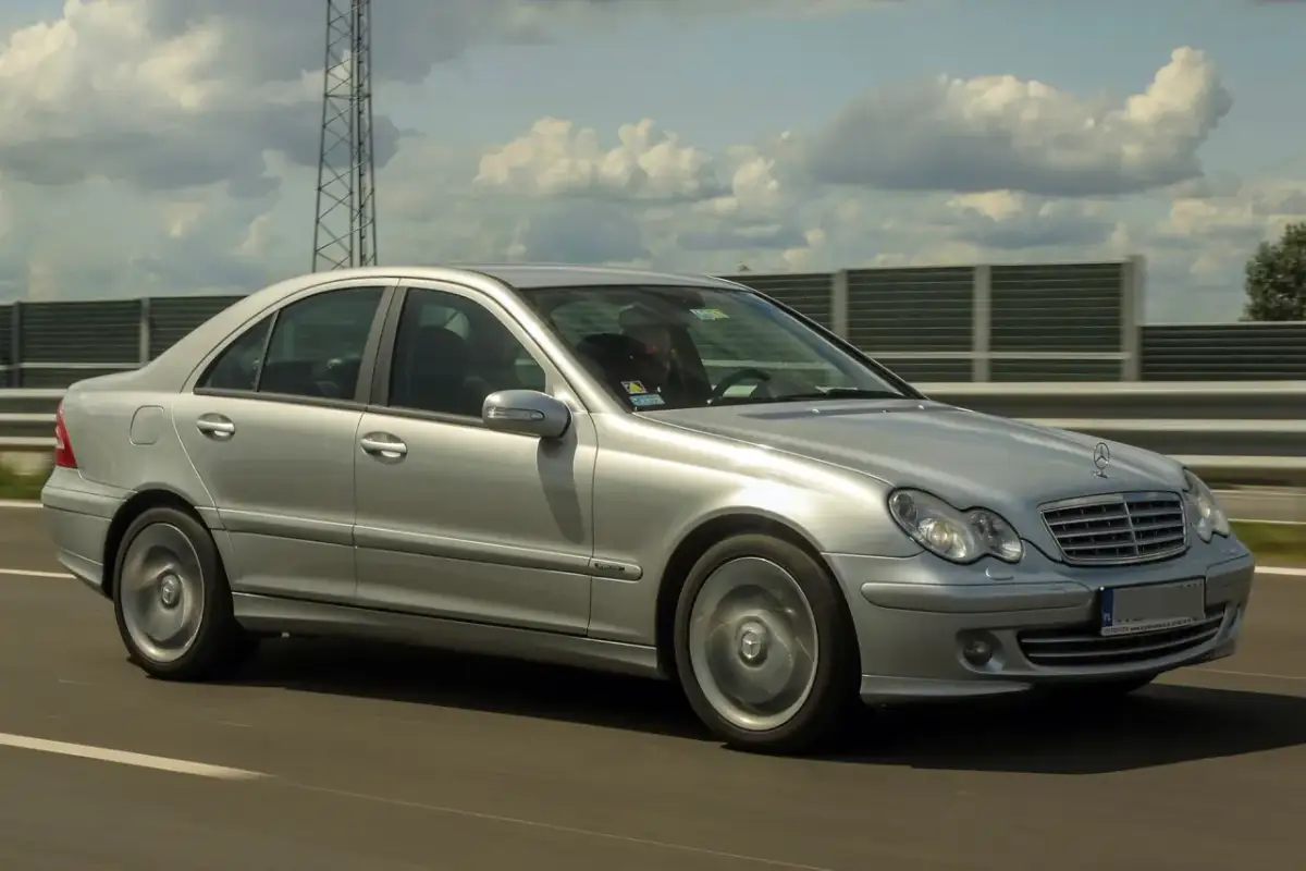 Mercedes W203 2.2 CDI: Na co uważać przed zakupem? Poradnik