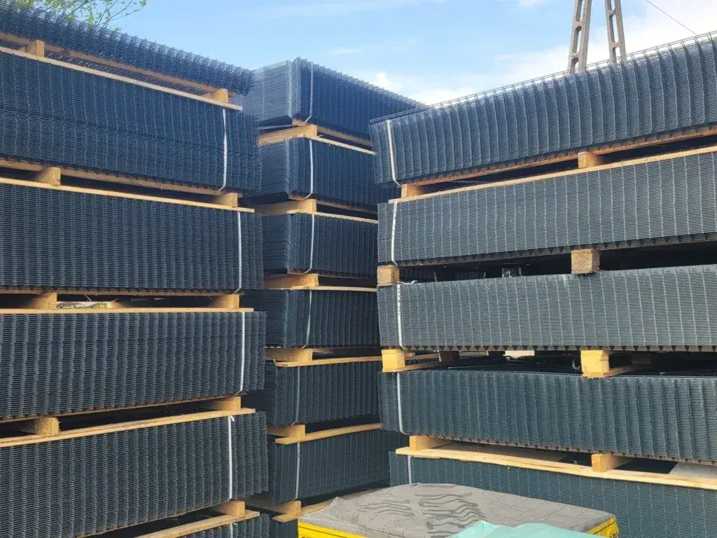 Ogrodzenie panelowe fi 4 czy fi 5? Wybierz mądrze!