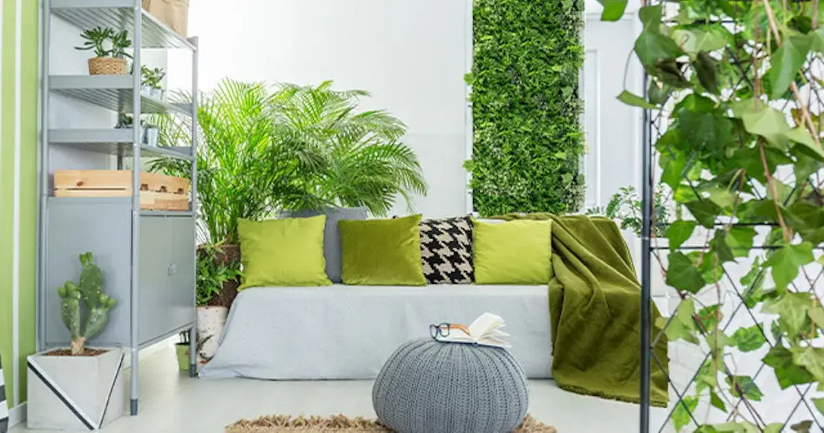 Jak przykleić sztuczny bluszcz do ściany – proste kroki, które działają