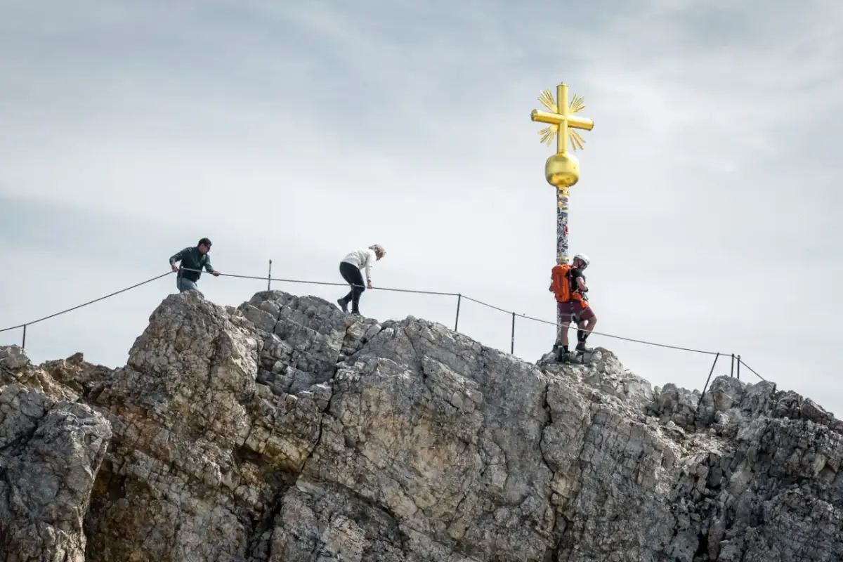 Deutschlands höchster Berg: Zugspitze besuchen So geht's!