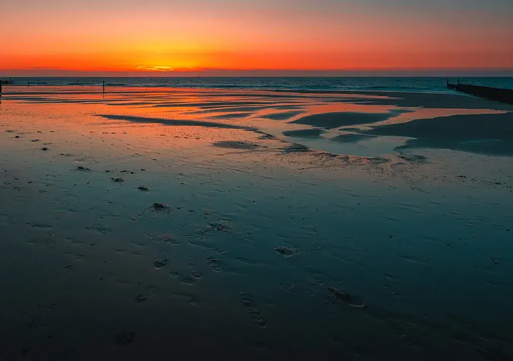 Zachody słońca nad Bałtykiem: Gdzie zobaczyć te magiczne widoki?