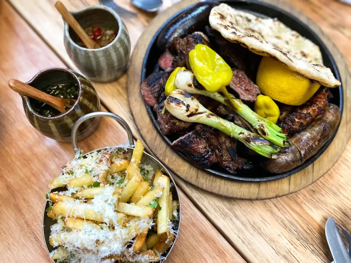 Gdzie zjeść w Nowym Jorku? Odkryj najlepsze miejsca na jedzenie