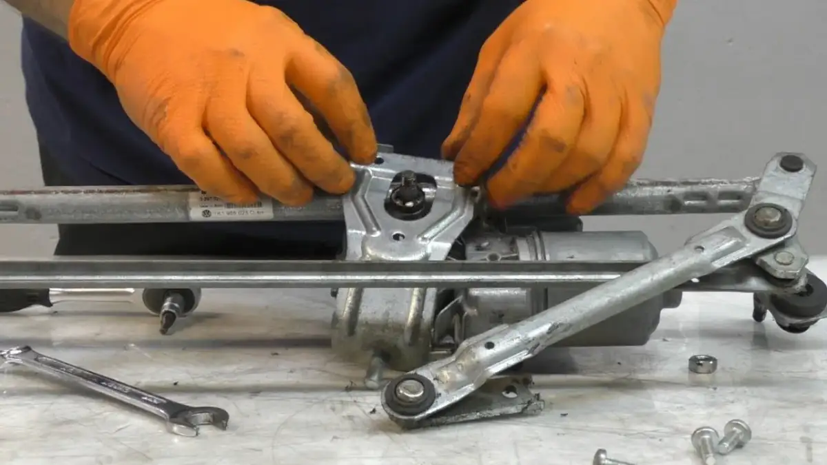 Zatarty mechanizm wycieraczek Sharan? Napraw to sam i oszczędź!