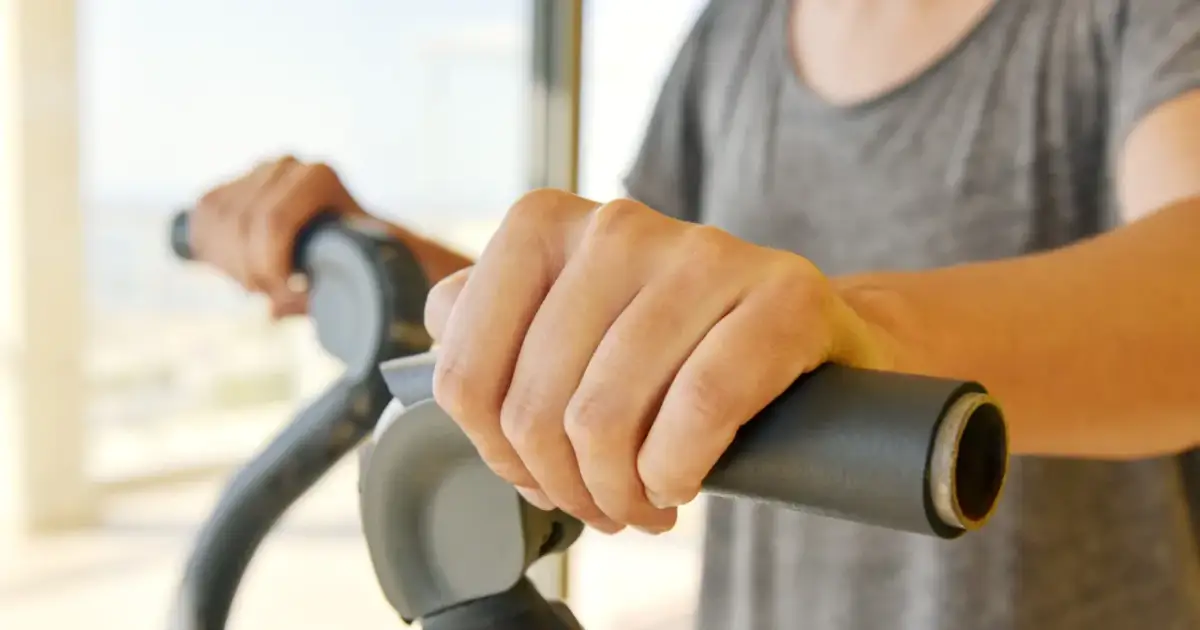 Ile ćwiczyć na orbitreku, aby szybko schudnąć i poprawić kondycję?