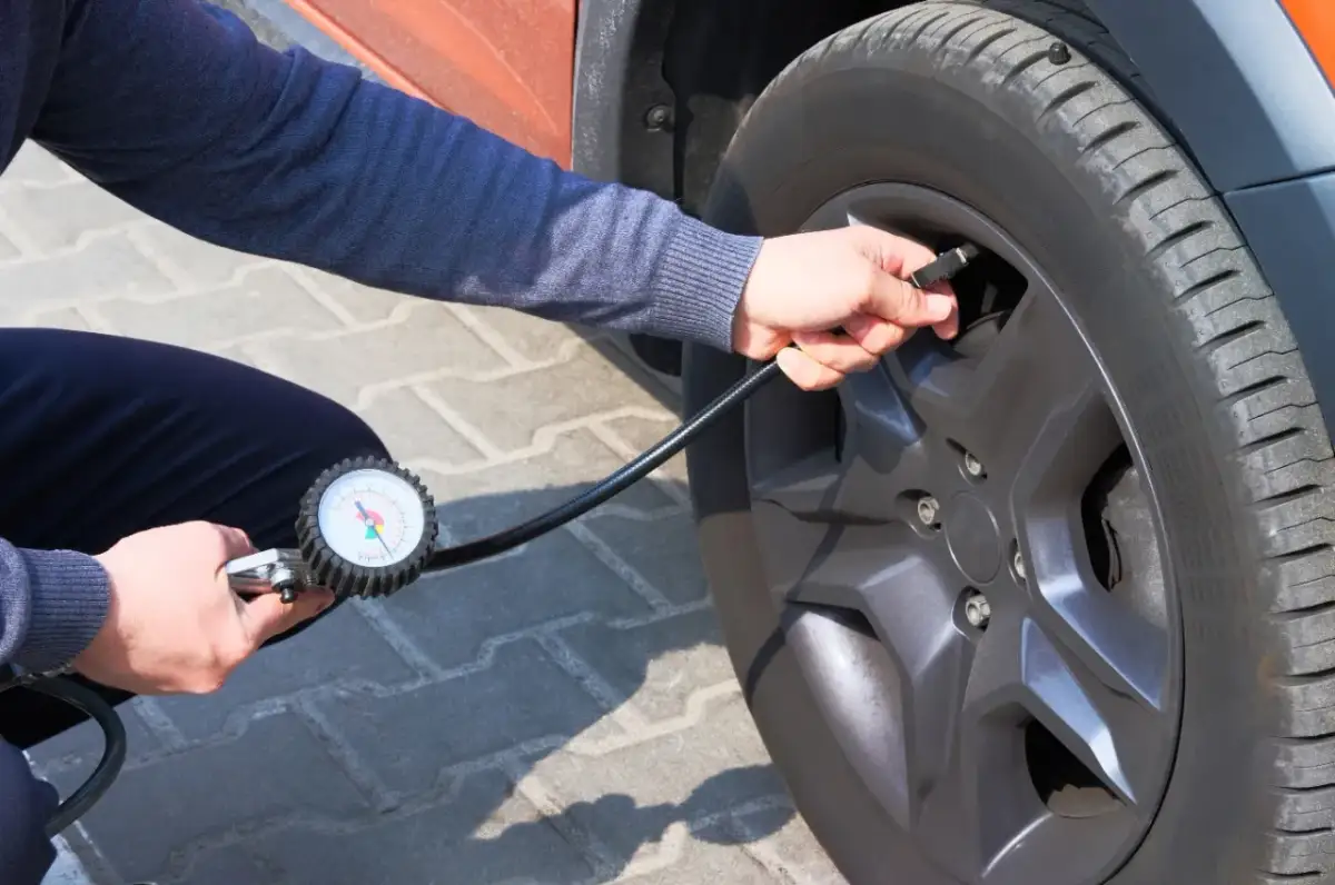 Ile powietrza w oponach? Sprawdź, oszczędź i jedź bezpiecznie!