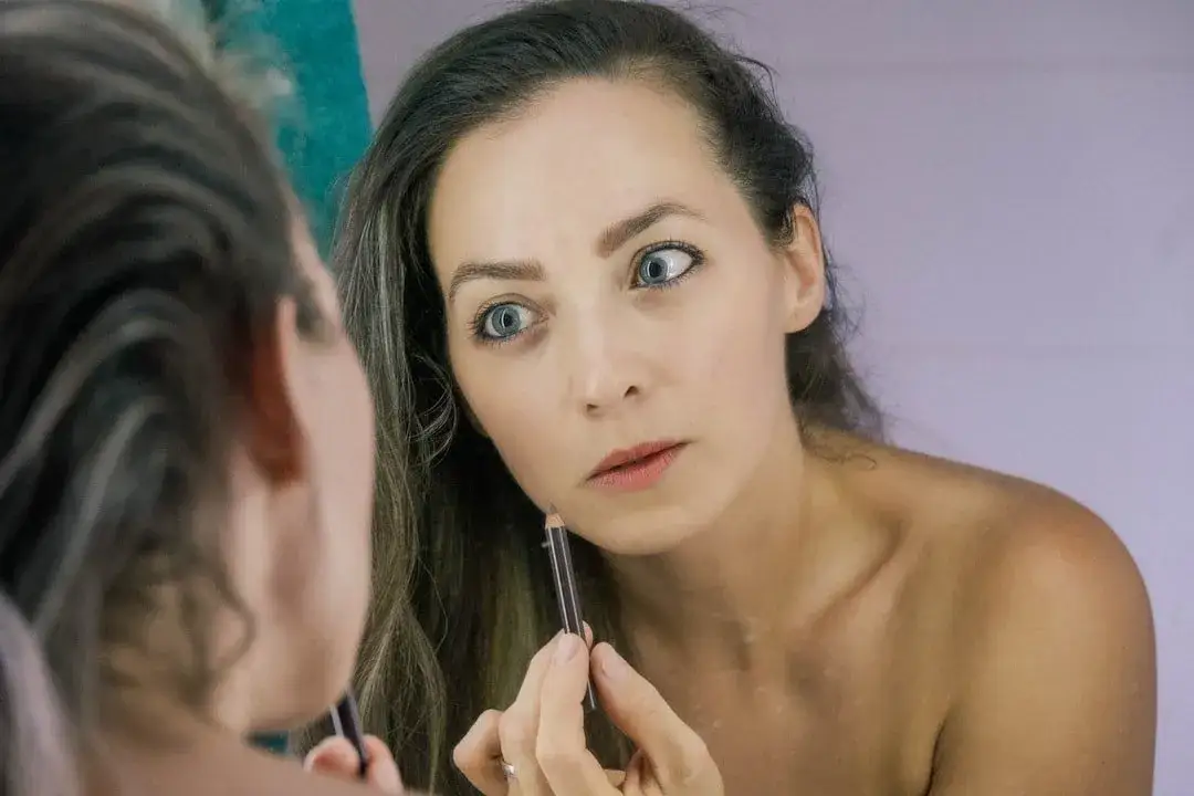 Makijaż dzienny krok po kroku: Jak zrobić go idealnie bez błędów?