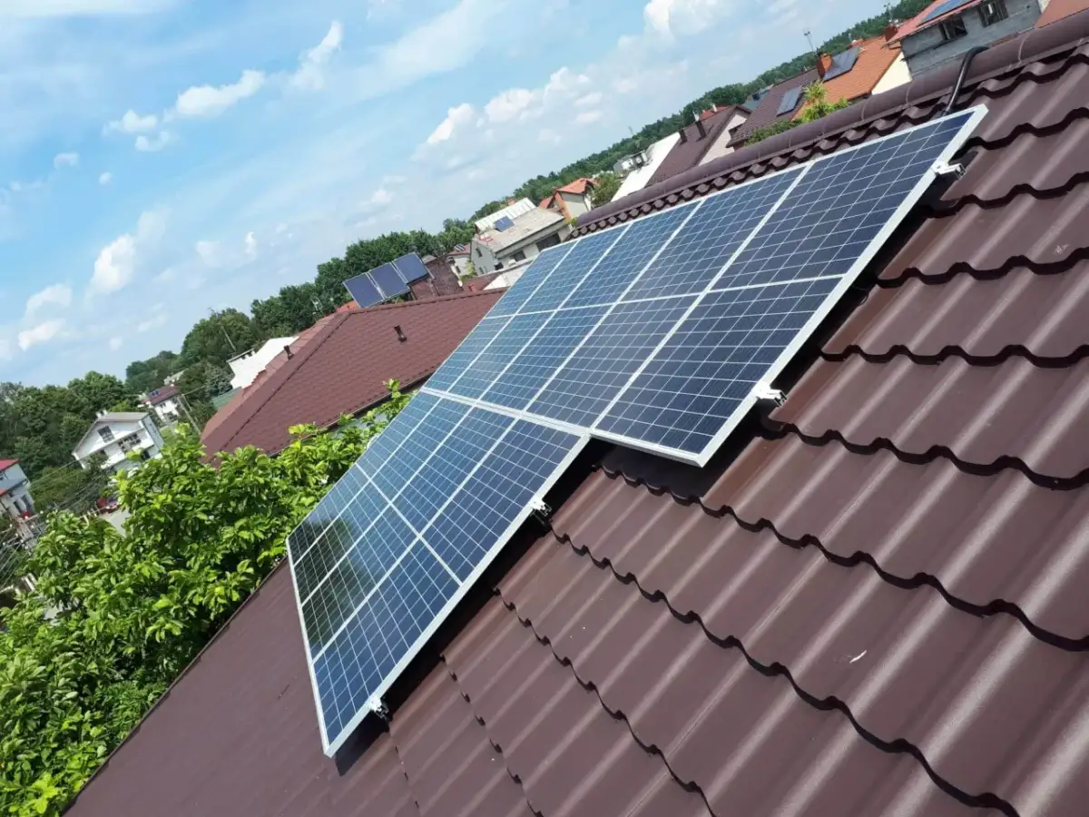 Ile kosztuje kilowat fotowoltaiki? Sprawdź, czy nie przepłacasz za instalację!