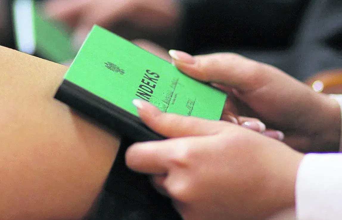 Ile się płaci za rekrutację na studia? Zaskakujące różnice w opłatach