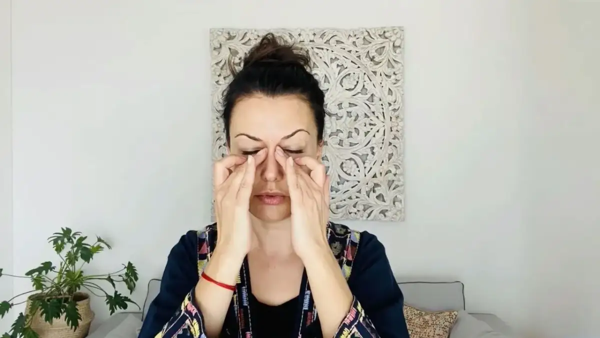 Czy joga twarzy działa? Efekty, które mogą Cię zaskoczyć