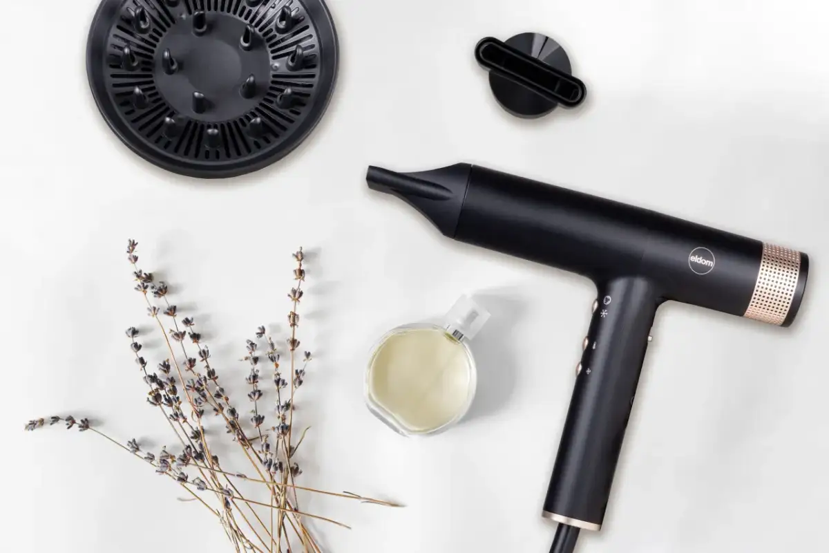Jaką suszarkę do włosów wybrać, aby uniknąć zniszczenia włosów?