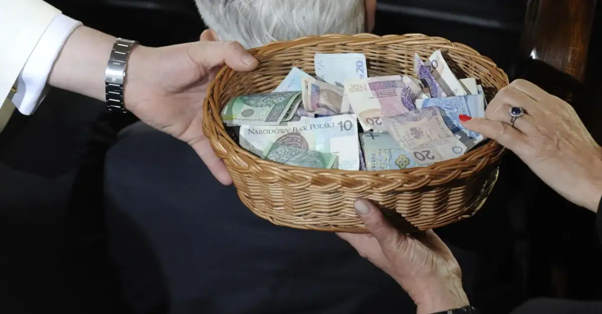 Skąd kościół ma pieniądze? Odkryj źródła finansowania w Polsce