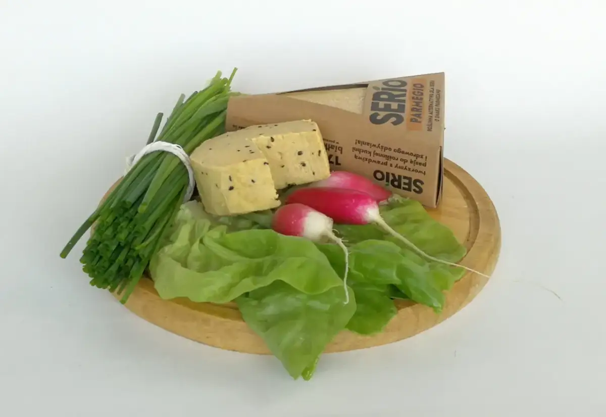 Czym zastąpić nabiał w diecie wegańskiej? Skuteczne zamienniki, które zaskoczą