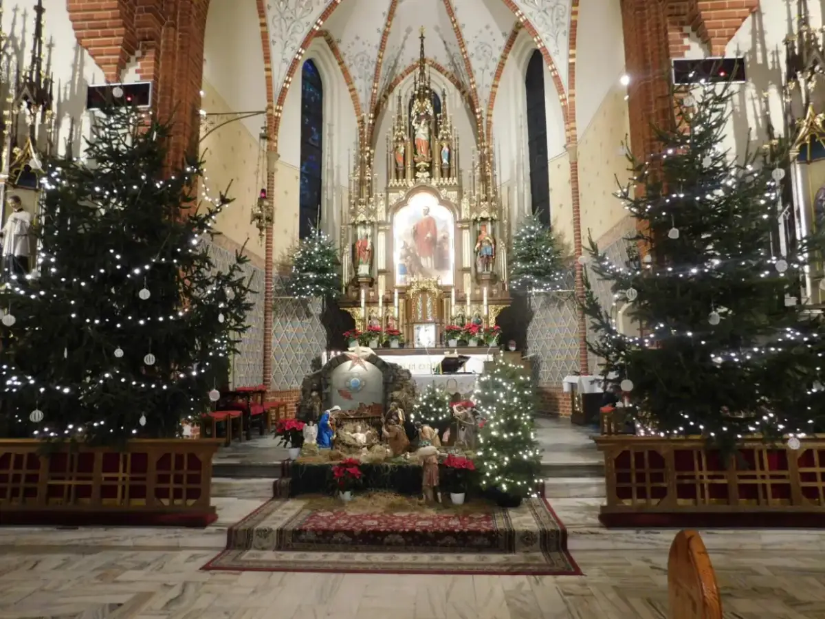 Jak udekorować ołtarz na Boże Narodzenie, by zachwycić wiernych