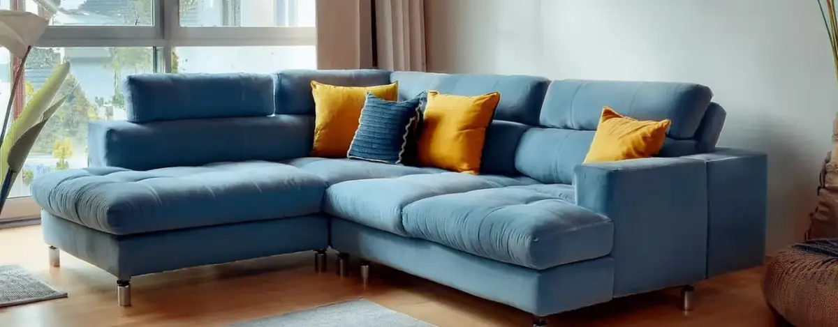 Czy opłaca się tapicerować kanapę? Koszty i zalety renowacji