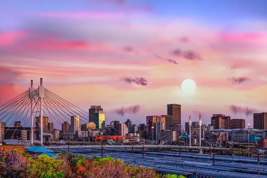Czy Johannesburg jest bezpieczny? Odkryj zagrożenia i porady dla turystów