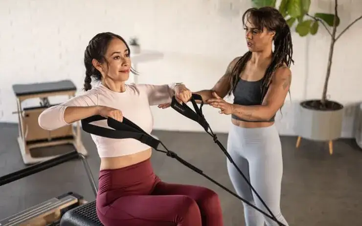 Joga czy Pilates? Co lepsze na ból kręgosłupa i odchudzanie?