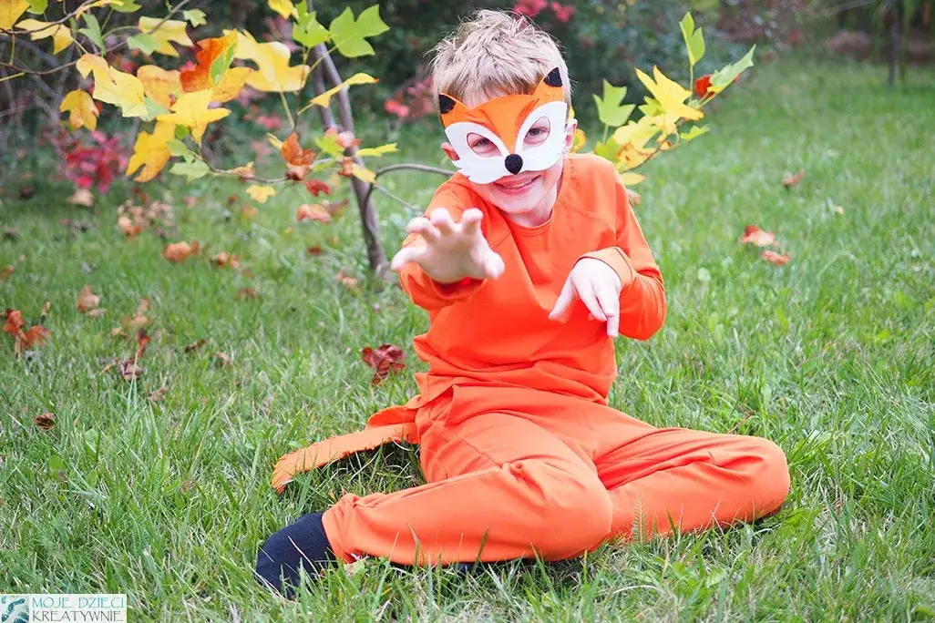 Zrób strój Zorro dla dziecka: Krok po kroku, prosto i tanio