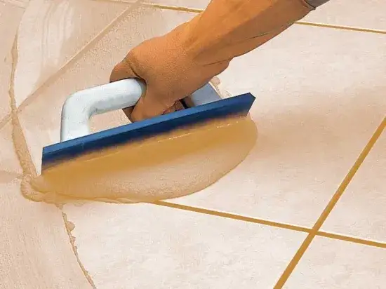 Jaka fuga na taras zewnętrzny Mapei zapewni trwałość i odporność?