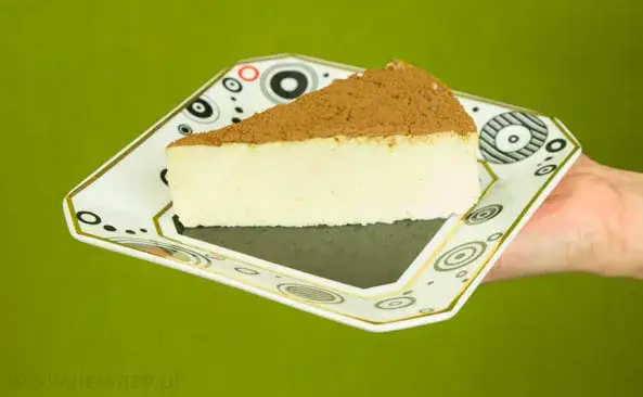 Ile waży kawałek sernika? Waga, kalorie jedz świadomie!
